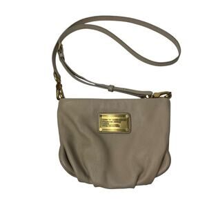 Marc by Marc Jacobs Crossbody Leather Taupe Zipper Closure Full Lining